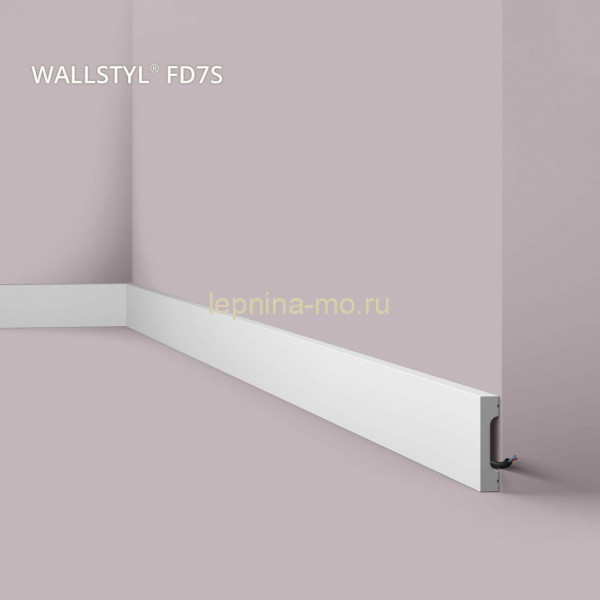 Напольный плинтус NMC Wallstyl FD7S 70х15 мм 200 см белого цвета