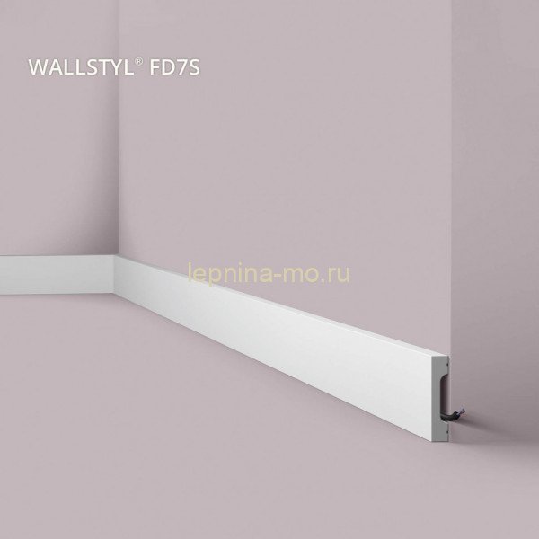 Напольный плинтус NMC Wallstyl FD7S 70х15 мм 200 см белого цвета